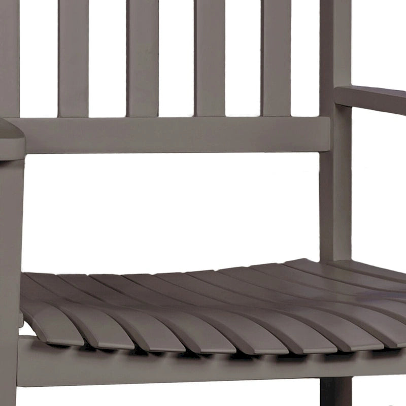 Chaise à bascule d'extérieur Parker Farmhouse Classic Slat-Back en bois d'acacia, supportant 158 kg, par JONATHAN Y