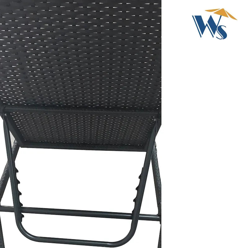 Chaises longues d'extérieur en rotin pour patio