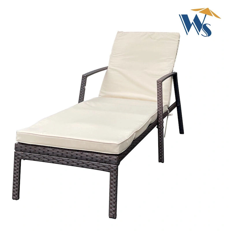 Chaises longues d'extérieur en rotin pour patio