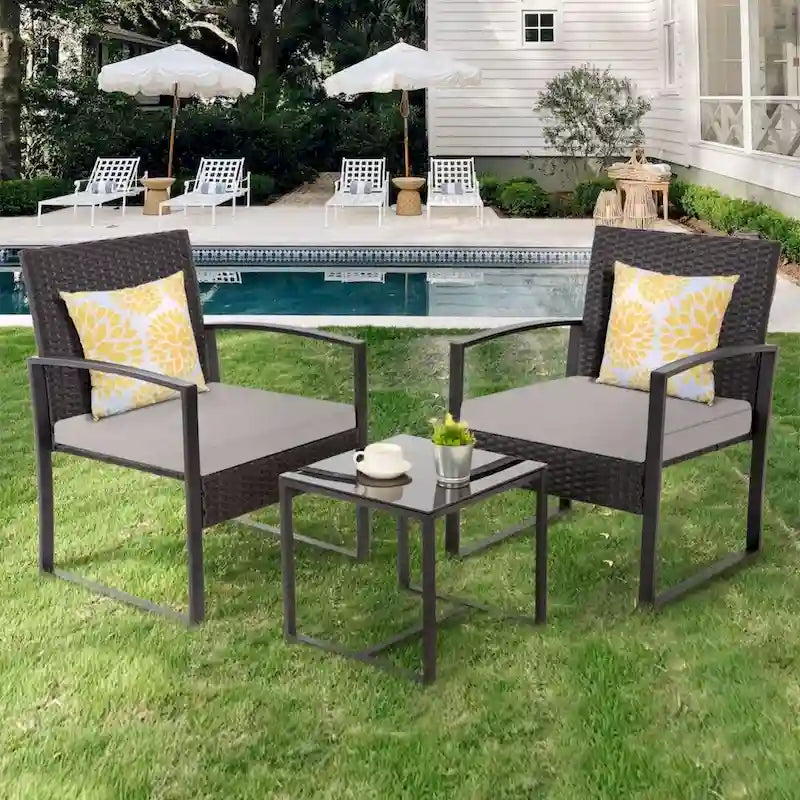 Ensemble de conversation d'extérieur 3 pièces en osier avec 2 coussins et une table basse en verre