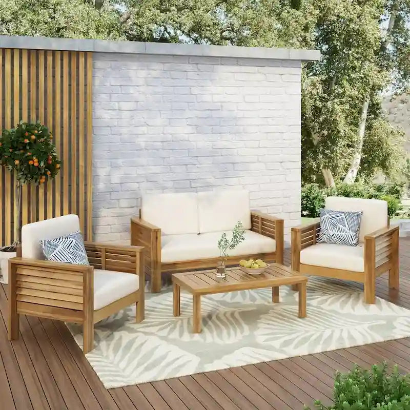 Causeuse et table basse en bois de teck et d'acacia avec coussins crème