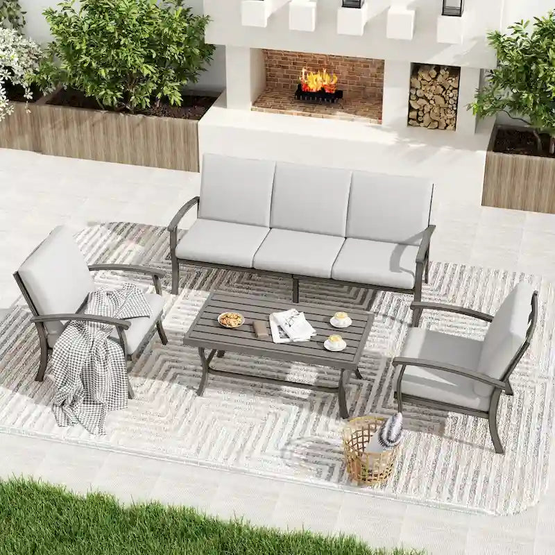 Ensemble de conversation en aluminium 5 places pour patio avec table basse, canapé et coussins gris clair
