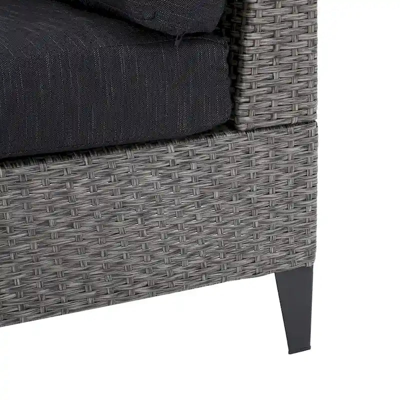 Fauteuil individuel courbé en osier d'extérieur Navagio (lot de 2) avec coussins de Christopher Knight Home